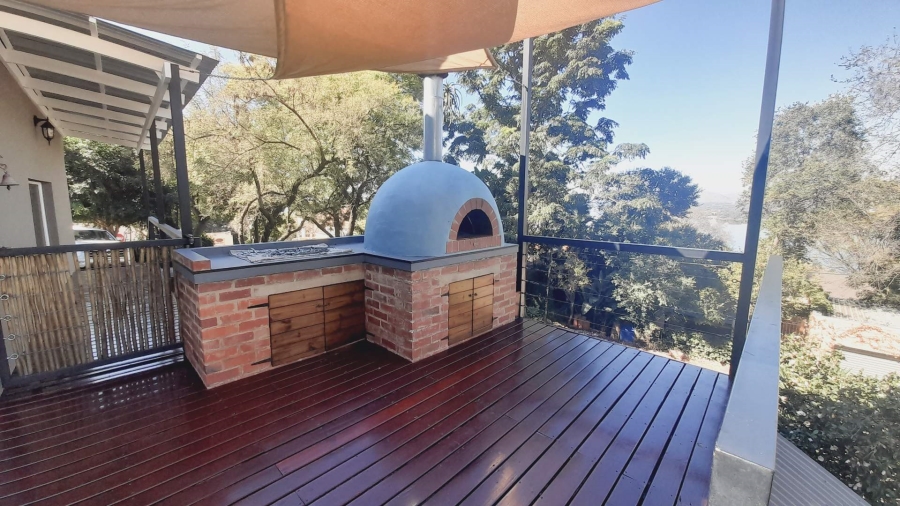 4 Bedroom Property for Sale in Kosmos North West